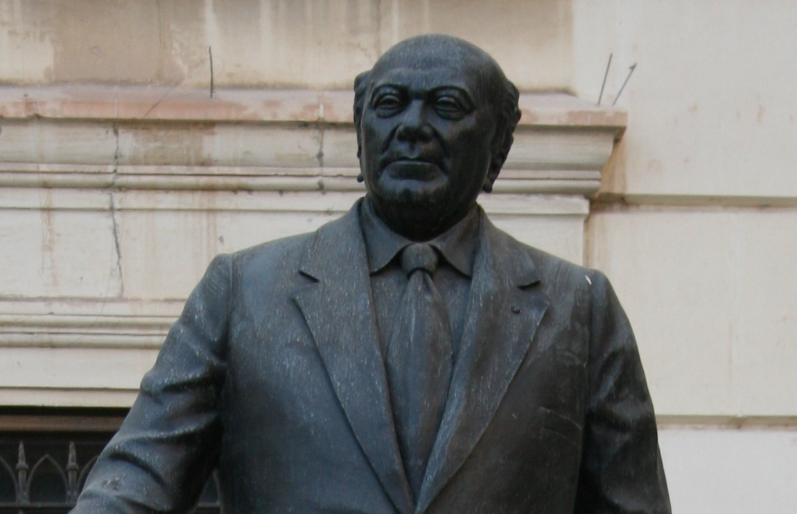Statue of Guido Demarco